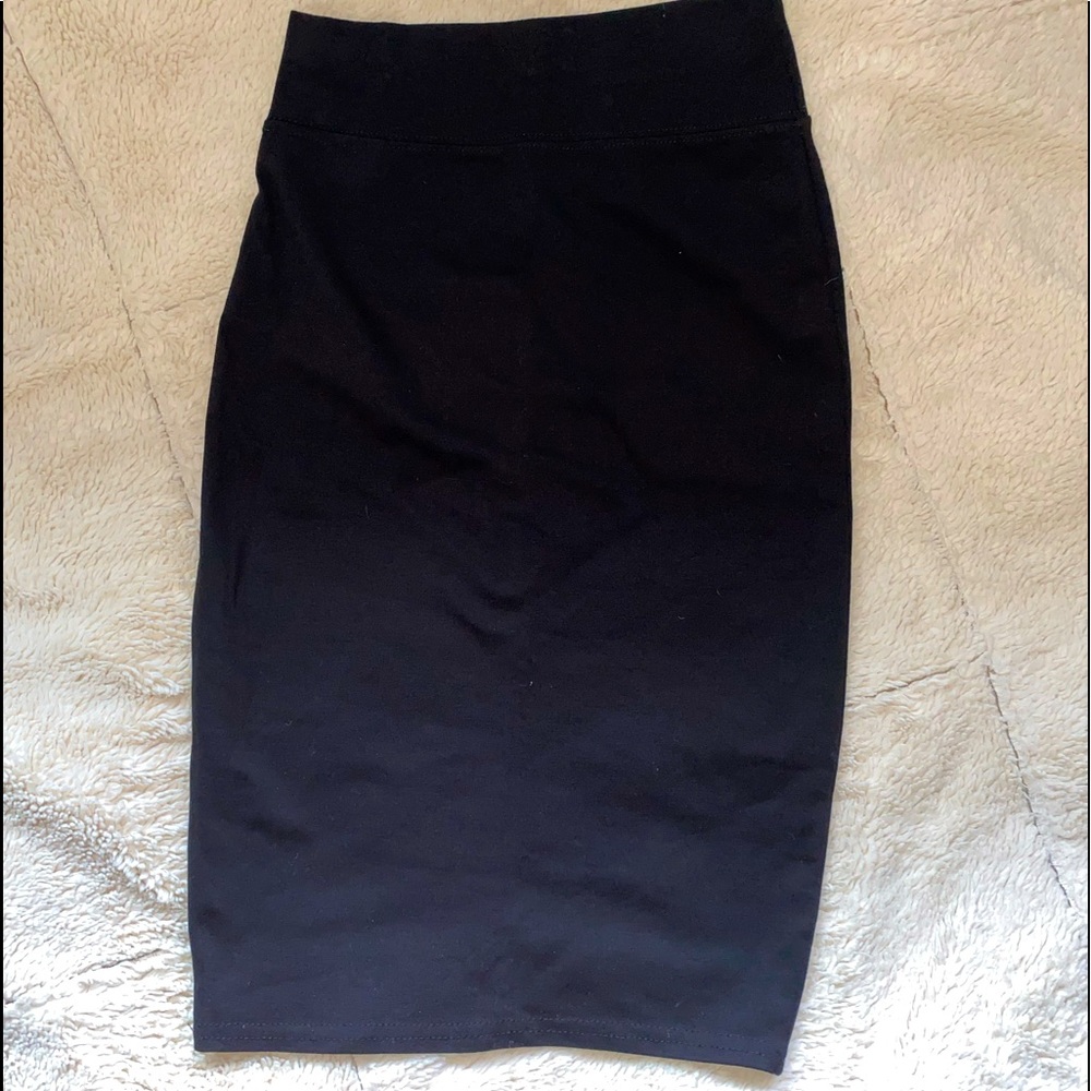 BLACK PENCIL SKIRT